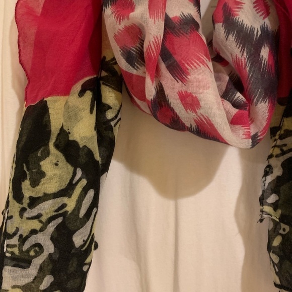 Colorful scarf wrap with black pink yellow circles zebra print colors! - Picture 6 of 8